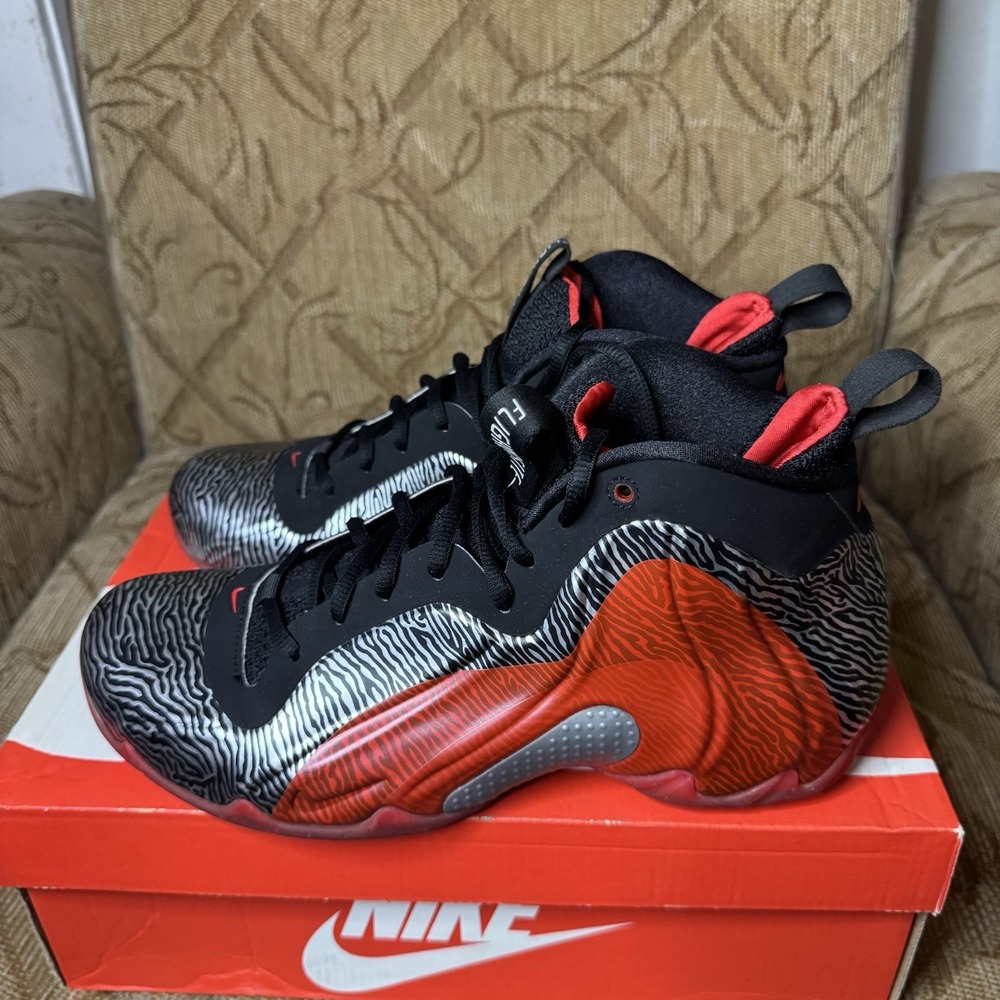 Nike Air Flightposite Exposed Zebra Red Silver Size 8.5 Sneakers 616765-001